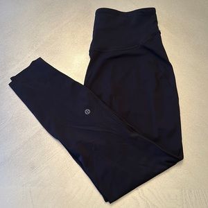 Lululemon black crop leggings